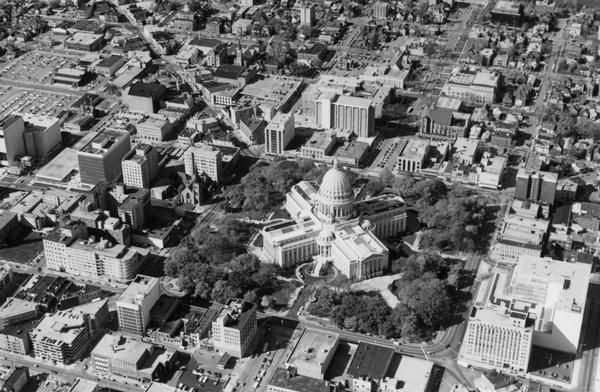 1975 - Capitol Square